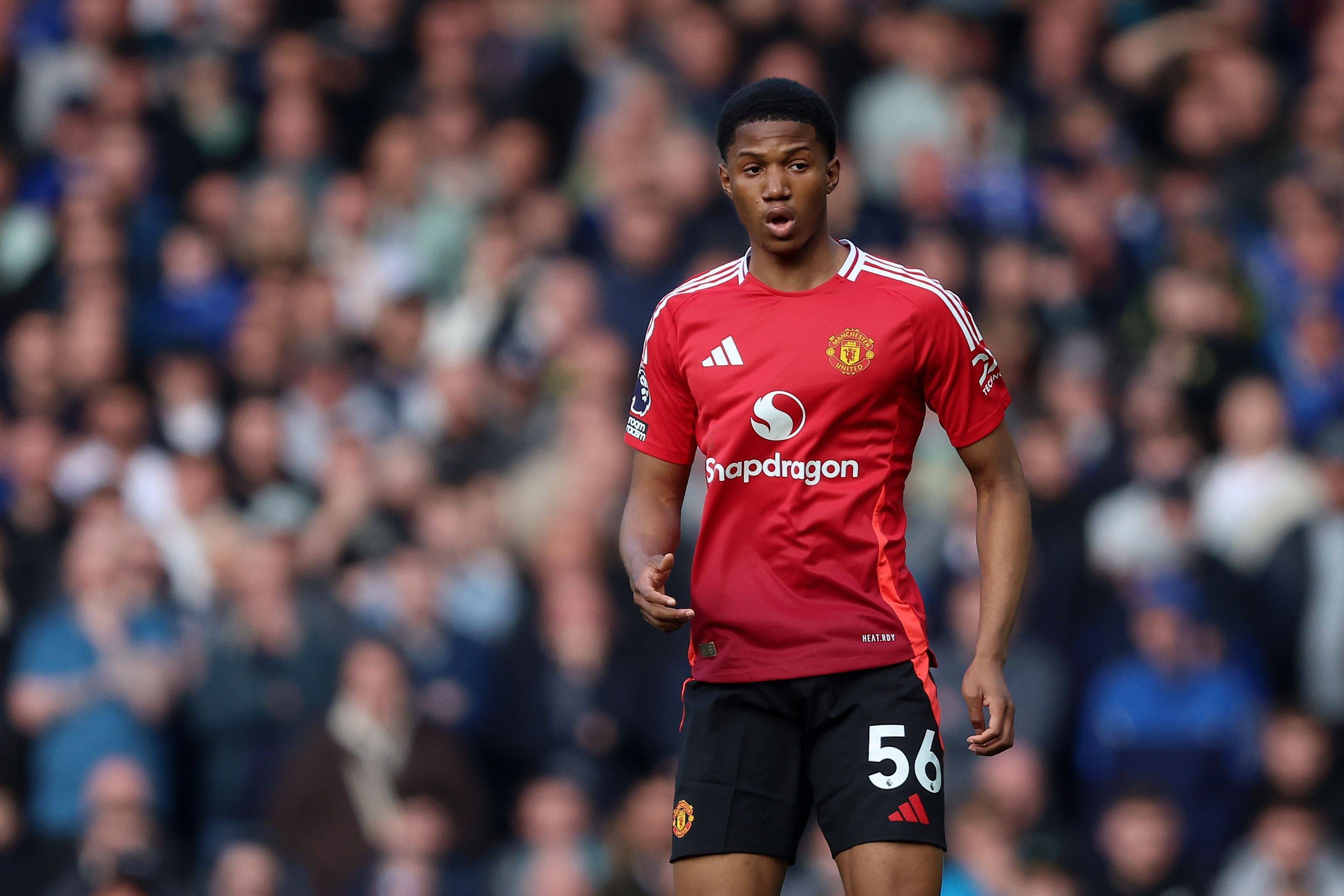 包含转会期皇家社会备战欧联，更衣室发声细节曝光，球迷炸锅，年轻球员得到机会的词条