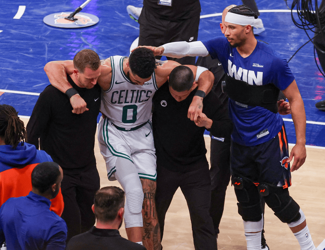 关于塔图姆迎来七赛季高光表现,美国队球迷沸腾!的信息 关于塔图姆迎来七赛季高光表现,美国队球迷沸腾!的信息